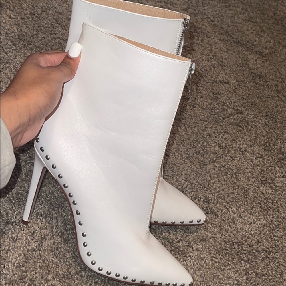 White Boot Heel